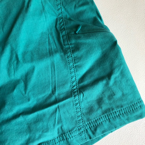 Athleta Dipper Bermuda teal Hiking Shorts - Picture 2 of 6